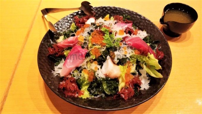日本海庄やの日本海名物 海鮮サラダ（柚子胡椒ドレ）