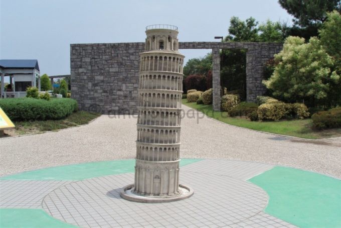 淡路ワールドパークONOKORO（オノコロ）のピサの斜塔