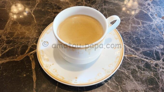 東京ディズニーランドホテルの専用ラウンジ「マーセリンサロン」で提供されるホットコーヒー