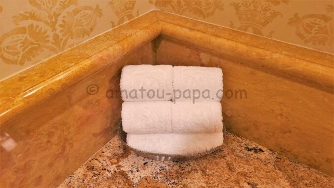 東京ディズニーシー・ホテルミラコスタの専用ラウンジ「サローネ・デッラミーコ」のトイレにある手拭きタオル