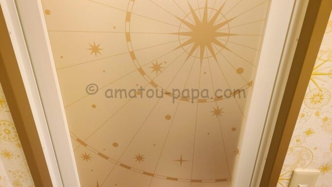 東京ディズニーセレブレーションホテル ディスカバーのクインテットルームのお風呂のドアの隠れミッキー