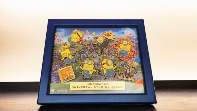 USJ（ユニバーサル・スタジオ・ジャパン）のJCBラウンジに飾られている16周年記念のピンバッジ