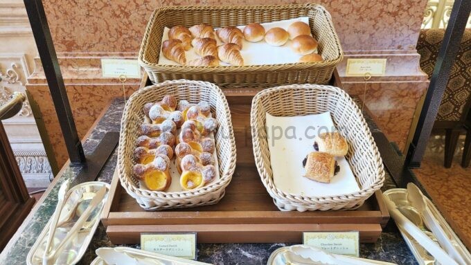 東京ディズニーランドホテルのドリーマーズ・ラウンジの朝食「パン」