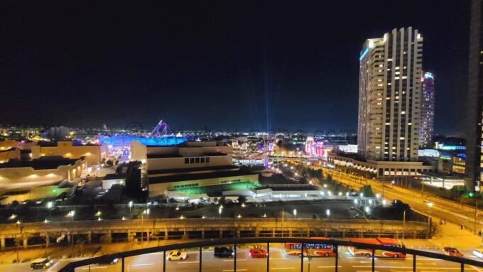 ホテルユニバーサル ポート「ミニオンルーム」からの眺め（夜景）