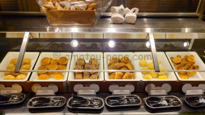ディズニーアンバサダーホテルのシェフ・ミッキーの朝食「パン」