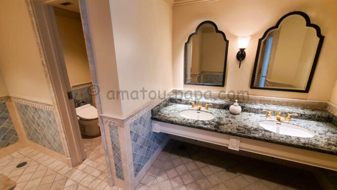 ホテルミラコスタのスパ＆プール「テルメ・ヴェネツィア」のトイレ