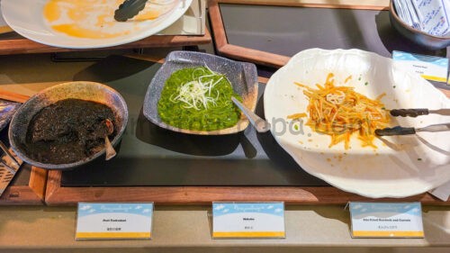 東京ディズニーリゾート・トイ・ストーリーホテルのロッツォ・ガーデンカフェの海苔の佃煮、めかぶ、きんぴらゴボウ