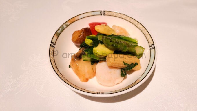 シルクロードガーデンの海鮮と季節野菜の炒め（取り分け）