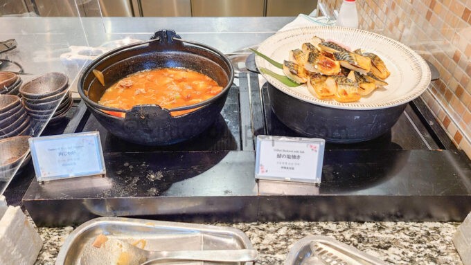 ザ パーク フロント ホテル アット ユニバーサル・スタジオ・ジャパンの朝食ブッフェ「肉じゃが、鯖の塩焼き」
