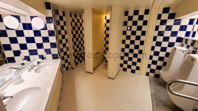 ディズニーアンバサダーホテルの「パームガーデン・プール」のトイレ
