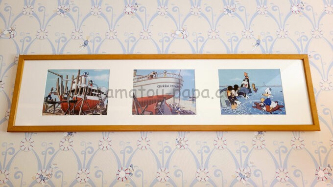 ディズニーアンバサダーホテル「ドナルドダックルーム」に飾られているミッキー、ドナルド、グーフィーの絵