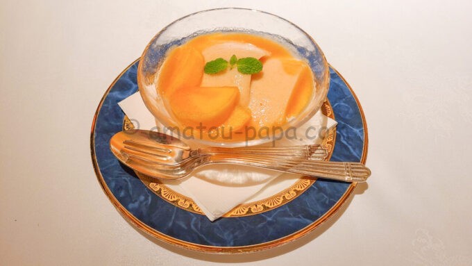 シルクロードガーデンの今月（11月）の特製杏仁豆腐「柿」