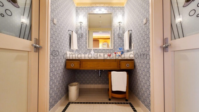 ディズニーアンバサダーホテル「ミニーマウスルーム」の洗面所