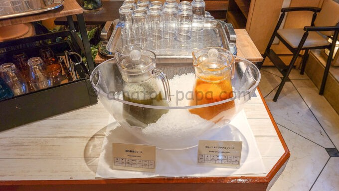 浦安ブライトンホテル東京ベイの朝食ビュッフェ「緑の野菜ジュース、フルーツ＆ベジタブルジュース」
