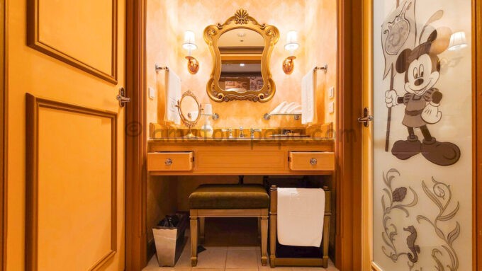 東京ディズニーシー・ホテルミラコスタ トスカーナ・サイド「カピターノ・ミッキー・スーペリアルーム（ディズニーシー・アクアスフィアビュー）」の洗面所
