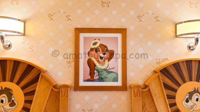 ディズニーアンバサダーホテル「チップとデールルーム」に飾られているクラリスの絵