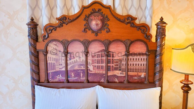 東京ディズニーシー・ホテルミラコスタ「パラッツォパティオルーム」のベッドのヘッドボード