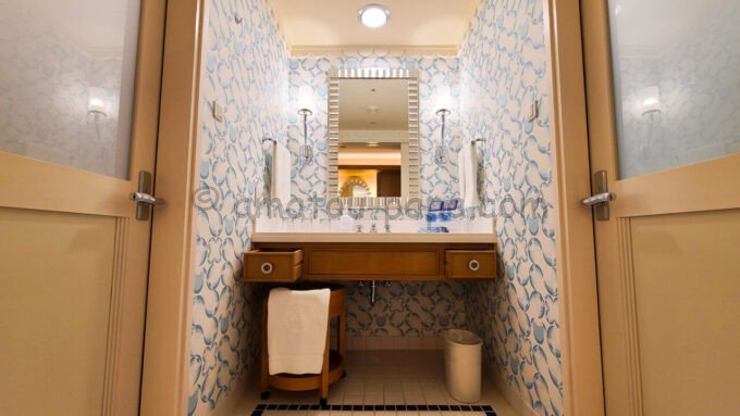 ディズニーアンバサダーホテル「マーベルスペシャルルームマーベルスペシャルルーム“アベンジャーズ：ヒーローズ・ユナイテッド”」の洗面所