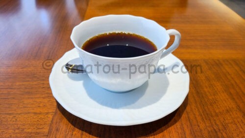 東京駅の「ビューゴールドラウンジ」で提供されるホットコーヒー