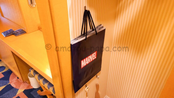 ディズニーアンバサダーホテル「マーベルスペシャルルーム“アイアンマン”」にあるペーパーバッグ