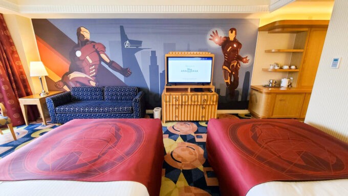 ディズニーアンバサダーホテル「マーベルスペシャルルーム“アイアンマン”」のミューラルアート（壁画）